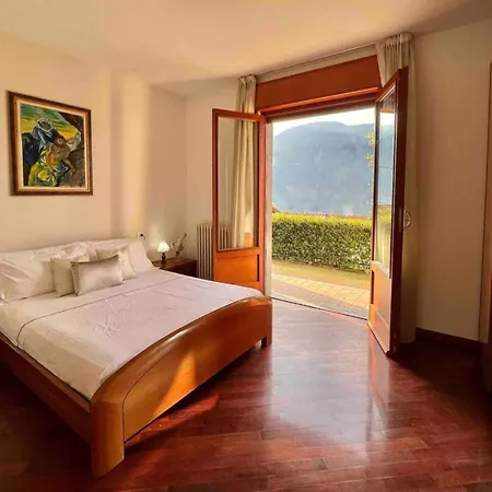 Charming House On The Сasa de vacaciones Lezzeno