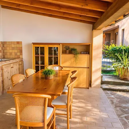 Charming House On The Сasa de vacaciones Lezzeno