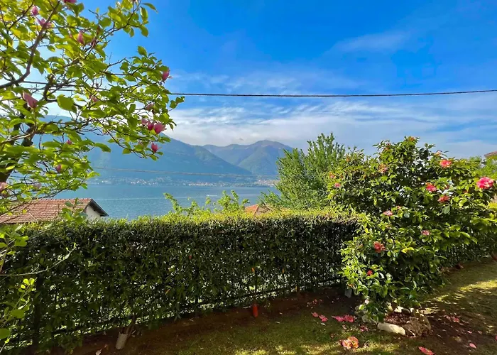 Charming House On The * Lezzeno