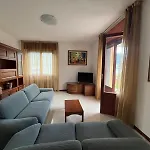 بيت للعطل Charming House On The *