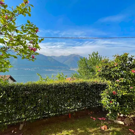 Charming House On The * Lezzeno