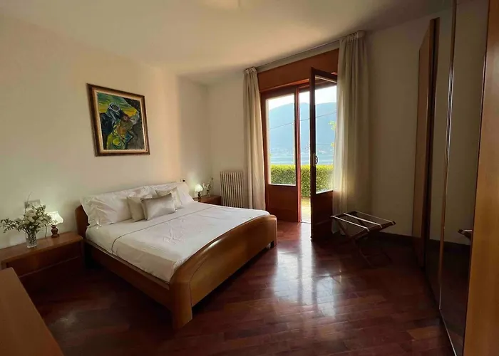 Charming House On The بيت للعطل *